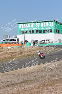 media/Apr-20-2025-AHRMA (Sun) [[393a79c373]]/Race/Group 11 early race/Turn 4b/